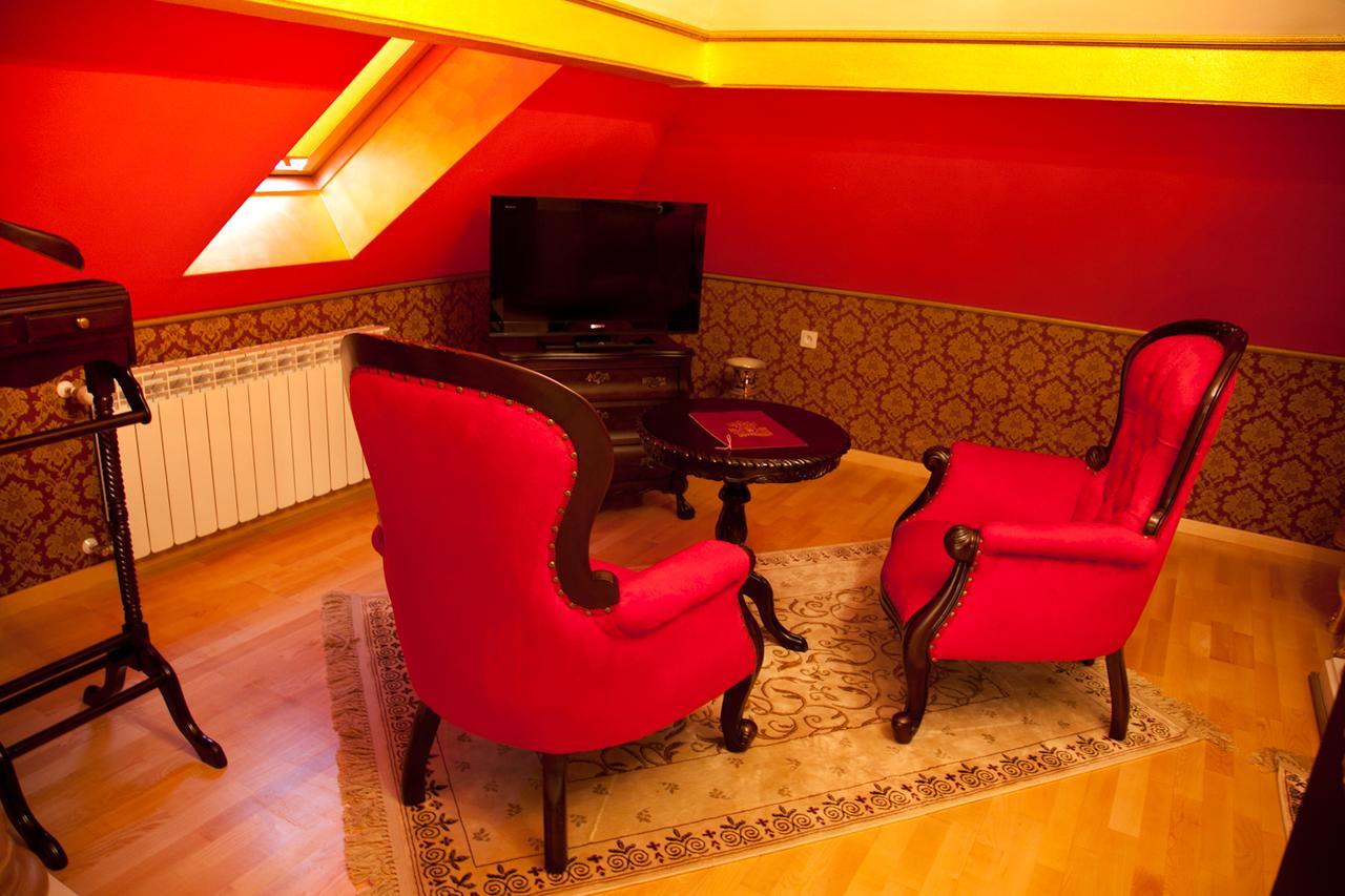 Zamek Pod Brzozami, Wynajem Pokoi Apartment กรินีซา ดรอยจ์ ภายนอก รูปภาพ