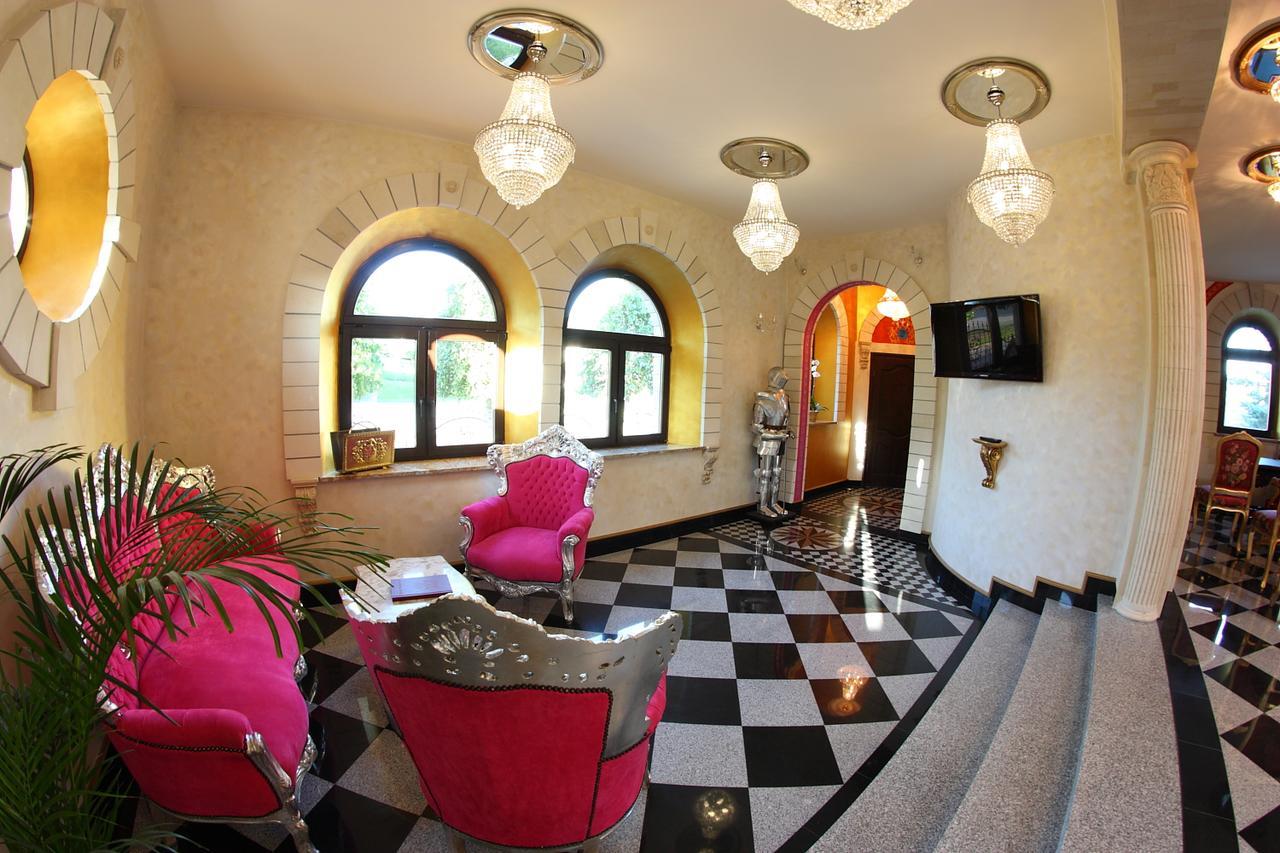 Zamek Pod Brzozami, Wynajem Pokoi Apartment กรินีซา ดรอยจ์ ภายนอก รูปภาพ